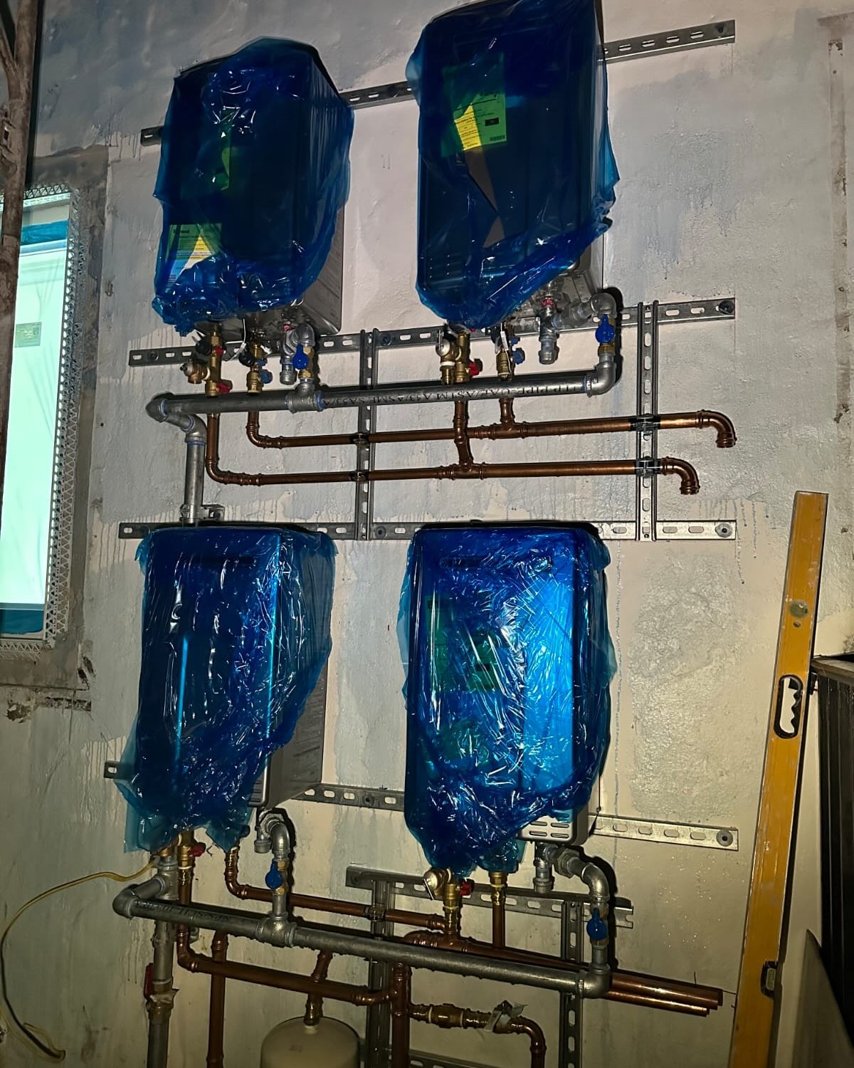 Duplex pressure tank installation